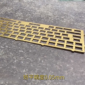 機(jī)械鍵盤(pán)矯平機(jī)-鍵盤(pán)整平機(jī)-銅制品校平機(jī)-2mm厚壓平機(jī)-精度5絲內(nèi)